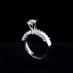 Nhẫn kim cương gắn viên chủ 5.3 – Deam Diamond