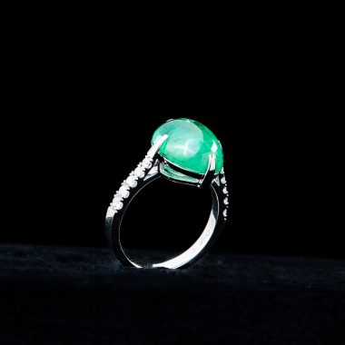 Nhẫn kim cương gắn viên Ngọc Lục Bảo Emerald – Deam Diamond